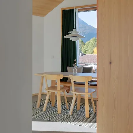 Haus Aerli ホームステイ *