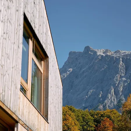 Haus Aerli ホームステイ *